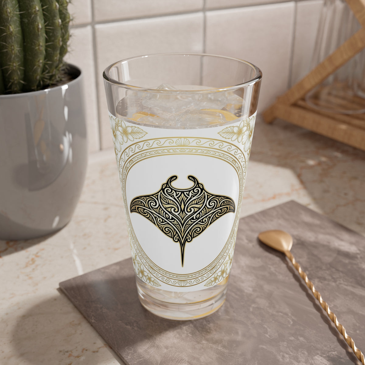 Ornate Manta Ray Mixing Glass — 16oz Decorative Beach Glass